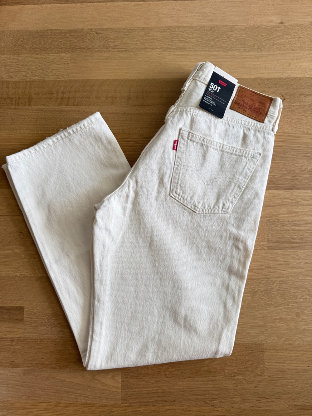 Levi’s 501 straight jeans surprise guest ivory white size 28